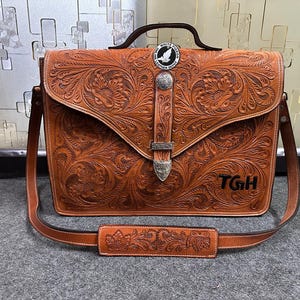 Bolso de cuero estilo vaquero y bolso de mensajero tallado a mano en cuero de grano completo