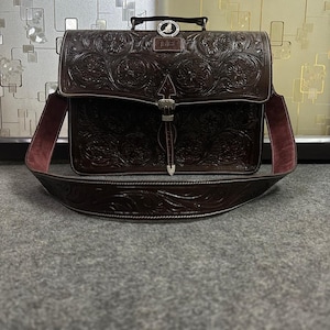 Bolso para portátil y bandolera de estilo occidental, tallado a mano en piel de grano completo