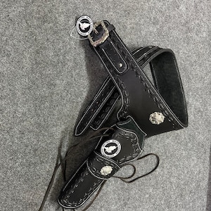 カウボーイアクションカートリッジベルト 弾薬ホルスター付き コルトサスリグ .22 .357 .38 .44 .45 & 12ゲージ