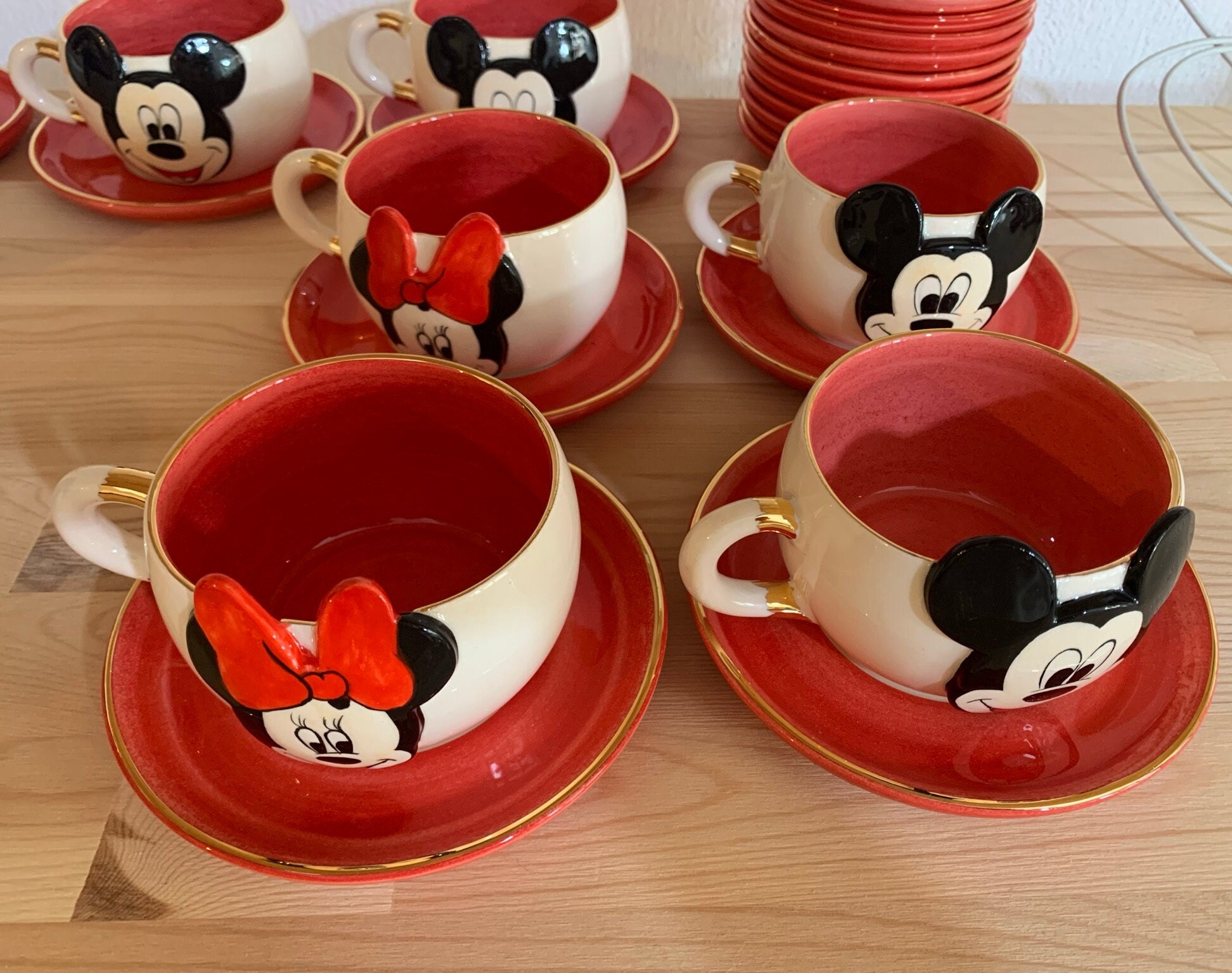 Disney - Mickey & Minnie - Stackable Espresso cups 'red' + saucers