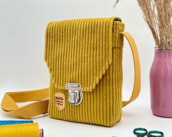 Umhängetasche "Lola" - Mini Bag - Schultertasche - Ausgehtasche - Festivaltasche - Unikate aus Cord oder Samt