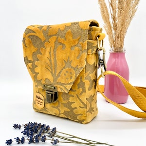 Umhängetasche Lola Mini Bag Schultertasche Ausgehtasche Festivaltasche Unikate aus Cord oder Samt Gelb/Bronze