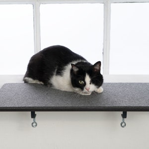 LucyBalu VIEW windowsill lounger for cats