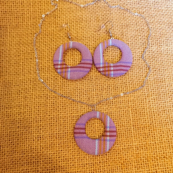 Boucles d'oreilles tissu, bijou tissu, collier tissu mauve, bijou hiver, collier pendentif, boucles d'oreilles pendantes,cadeau femme Noël