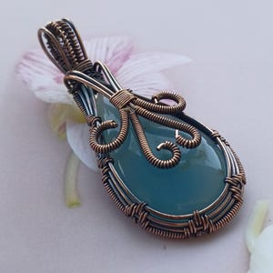 Chalcedon Edelstein Anhänger Kupferdraht gewickelt Anhänger Handgemachter Edelstein Anhänger Designer Kupfer Schmuck Geschenk für sie Chalcedon Schmuck