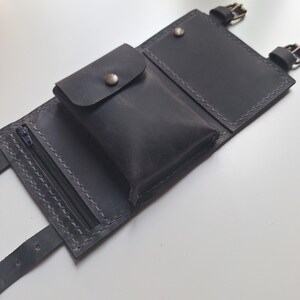 Vintage leren armportemonnee – verstelbare riem – vak met ritssluiting en drukknoop – bicepsportemonnee