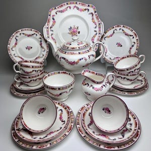 Tea Set for 6 person by Minton, England, 1915-1950.
