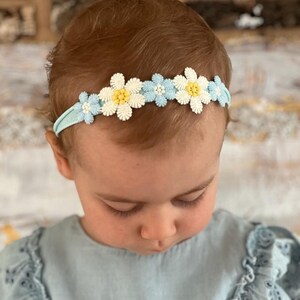 Baby hairband with daisies and lace -hair accessories for baptism-flower wreath-girl outfit -hair bow -headband