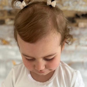 neugeborenen Fotografie,fotoshootings outfit,stirnband baby,Haarschmuck kleinkind,geschenk zur taufe,Kopfschmuck blumen,Haarschleife Baby ,haarband baby taufe weis,trockenblumen Gänseblümchen,blumen kranz haare,hochzeit haar accessoires,mädchen outfit,haarreif Kinder