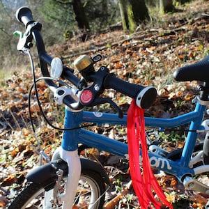 Lila Lenkerfransen für das Kinderfahrrad, bunte Bänder, Quasten, Lenkerdekoration, Fahrrad Zubehör, Steamer Bild 3