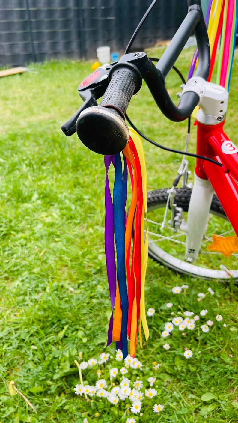 Glitzer Lenkerfransen für das Kinderfahrrad, bunte Bänder, Quasten, Lenkerdekoration, Fahrrad Zubehör, Steamer Bild 4