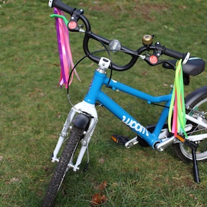 Glitzer Lenkerfransen für das Kinderfahrrad, bunte Bänder, Quasten, Lenkerdekoration, Fahrrad Zubehör, Steamer Bild 5