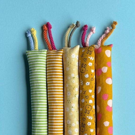 Fühlzauber in Gelb & Grün – Sensorikstangen mit Knisterspaß