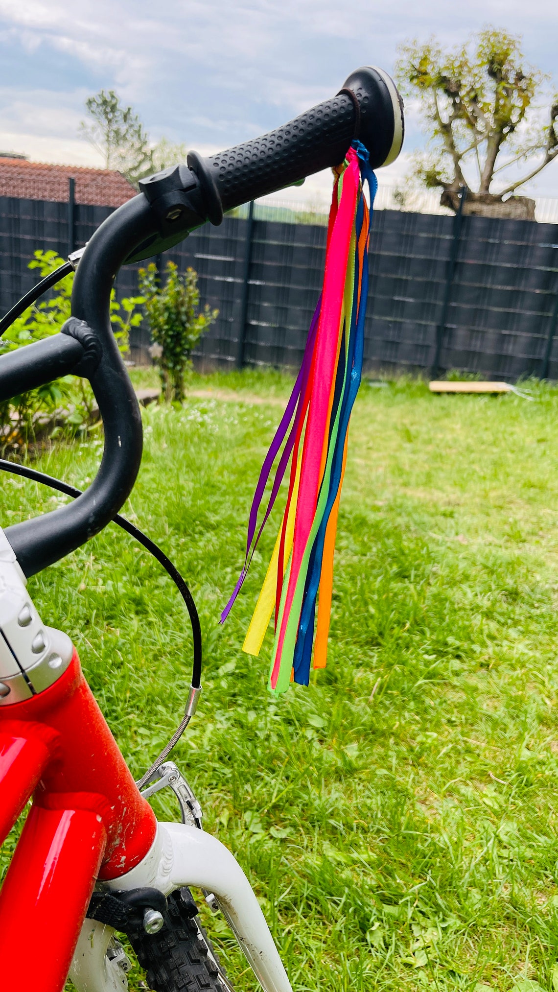 Panier De Vélo Enfant Avec Franges Colorées - Décoration Fun Pour Guidon, 4 Rubans Streamers Inclus