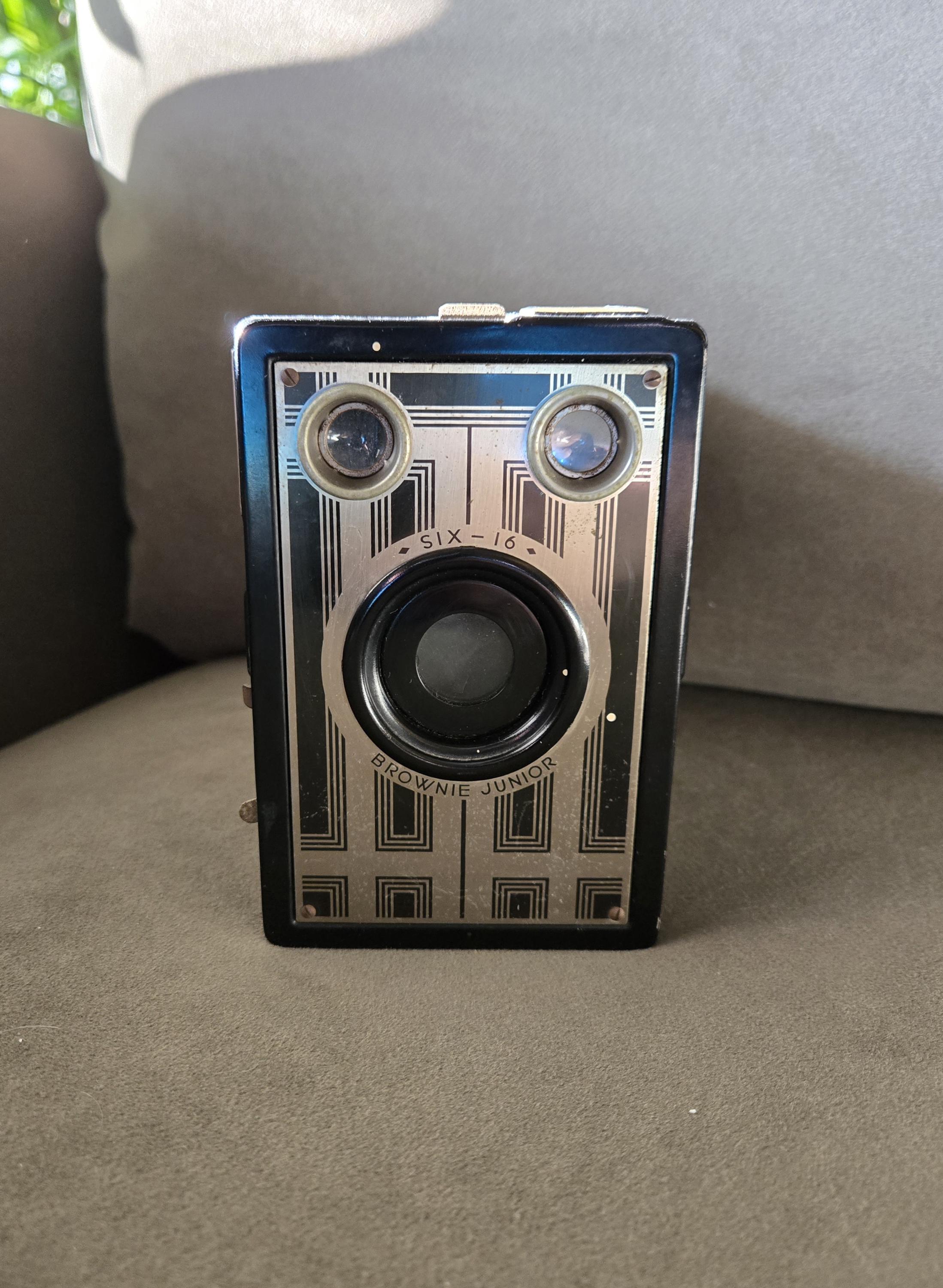 Vintage Kodak Brownie Junior Six-16 Box Camera Art Deco 616 Film