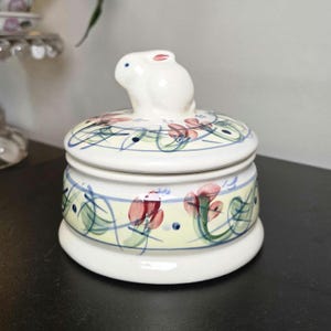 Gail Pittman Bunny Covered Trinket Box Hand Painted Ceramic Maypop Rabbit Lidded Candy Dish Jewelry Box Easter Decor Signed 1989
