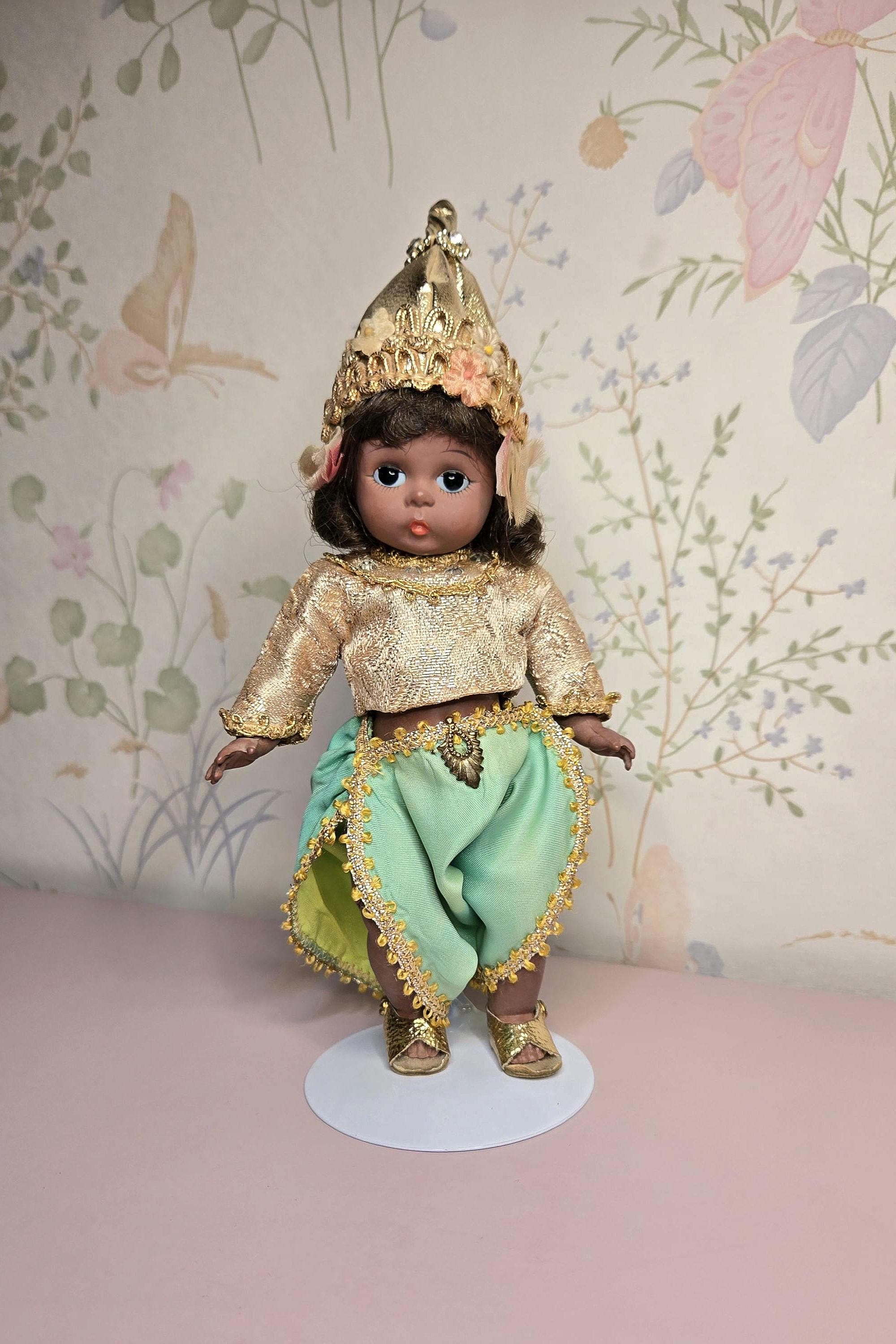 Vintage Madame Alexander Thailand Doll | 8.5” International Series