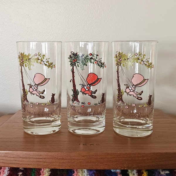 Set of 3 Vintage American Greetings Co Holly Hobbie Glass 1967 "Time to Be happy is Now" Drinking Glasses 5 1/2"