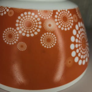 PYREX Vintage Charm Bowl Tickled Pink, 2.3 L Retro Circle Mixing Bowl ...