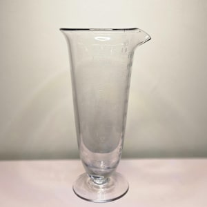 Vintage Large 11&quot; Etched Glass Antique Measuring Beaker Magnesium Uranium Glow
