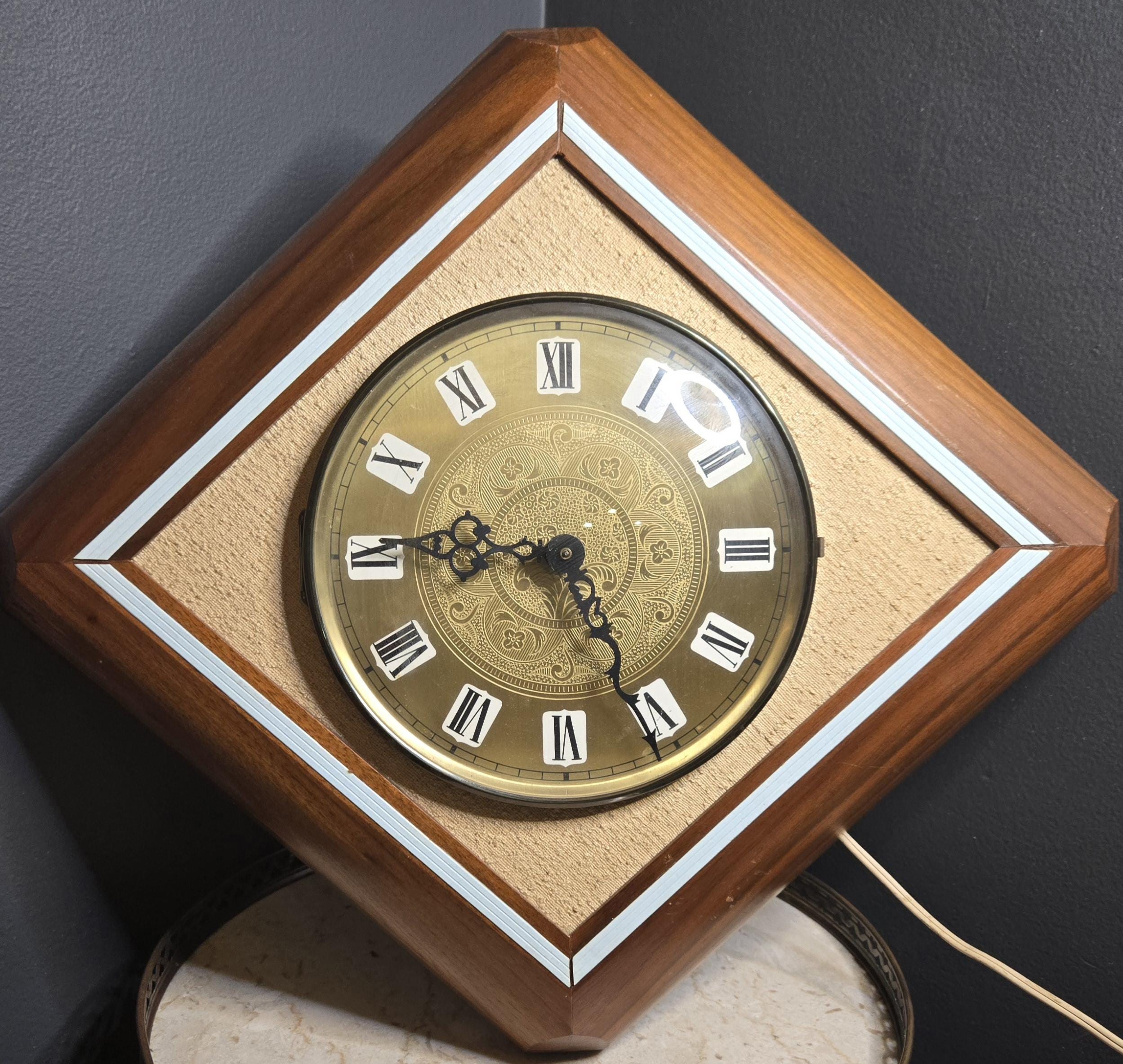 Vintage Mid Century Diamond Wall Clock – Retro Wood Frame Electric