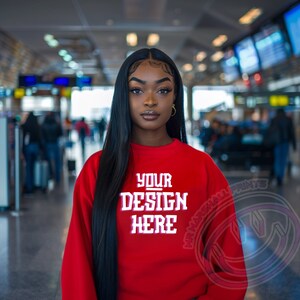 Maqueta Gildan 18000, Sudadera Roja, Maqueta Modelo Negro, Maqueta de sudadera afroamericana, Maqueta de Modelo Diverso, Maqueta Realista