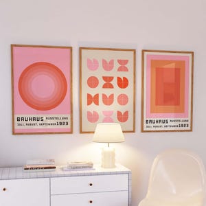 Rosa Bauhaus Poster Set, 3er Set Poster Print, Minimalistische Retro Wandkunst, Bauhaus Ausstellungs Poster, Moderne Mid Century Dekoration, trendige Wohnung Dekoration