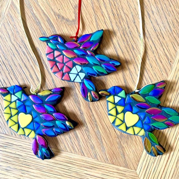 Three Little Birds Mosaic Kit - Make your own Garden Mosaic Birds - Suitable for Beginners - Perfect Gift Idea