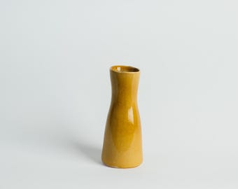Pequeño jarrón de cerámica color ocre amarillo, jarrón de gres hecho a mano, jarrón de cerámica, jarrón minimalista para flores, decoración moderna para el hogar, regalo hecho a mano