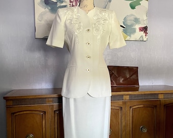 Vintage 1980s Kasper Skirt Suit Size 4p/white Embroidered Matching Skirt  and Blazer by Kasper 