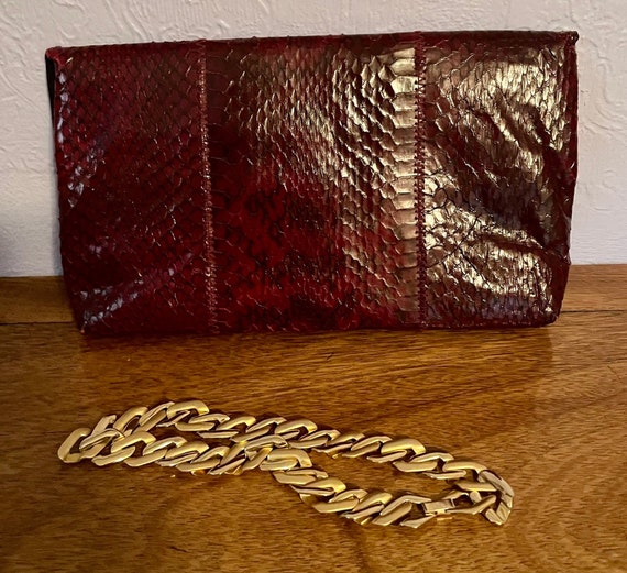 Vintage 80s Faux Snakeskin Burgundy Clutch Purse/… - image 2