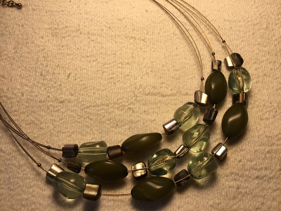 Vintage 3 strand on wire Abalone and Bakelite bea… - image 2
