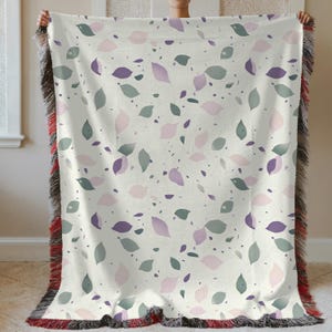 Floral Leaf Woven Blanket: Cozy Cotton Throw with Fringed Edges