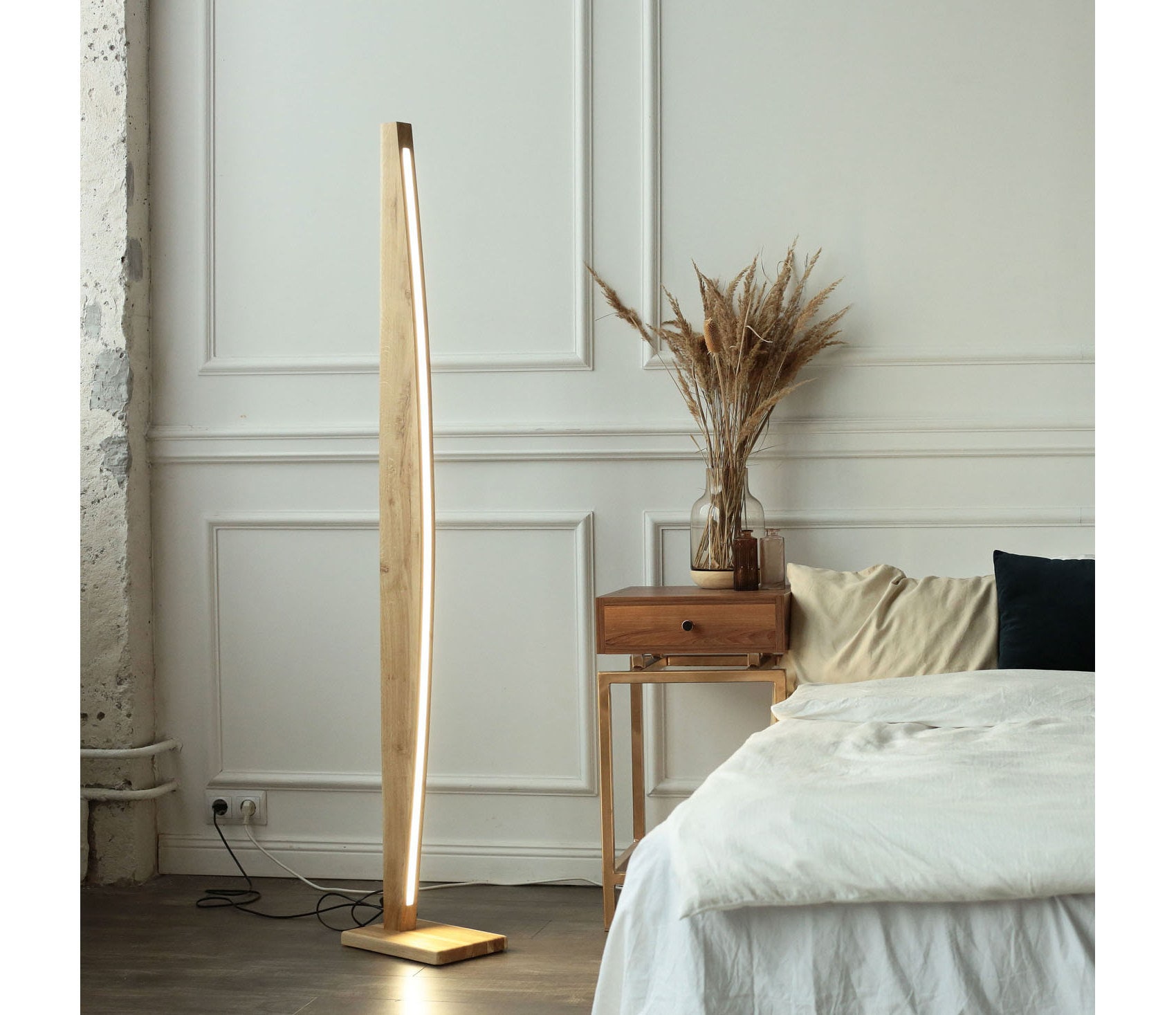 Lampadaire moderne à arc avec variateur d'intensité, lampe de sol créative  pour salon et chambre à coucher avec télécommande (couleur Style-D) :  : Luminaires et Éclairage