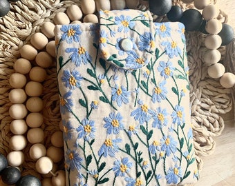 iPad Sleeve, Blue Beige Daisy Embroidered Table sleeve, padded iPad sleeve, custom cover