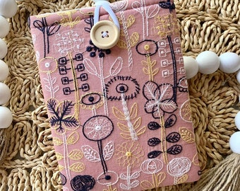 Pink Flower Embroidered Kindle Sleeve, Embroidered tablet sleeve, nook sleeve, Ereader Sleeve, kindle travel sleeve, padded kindle sleeve