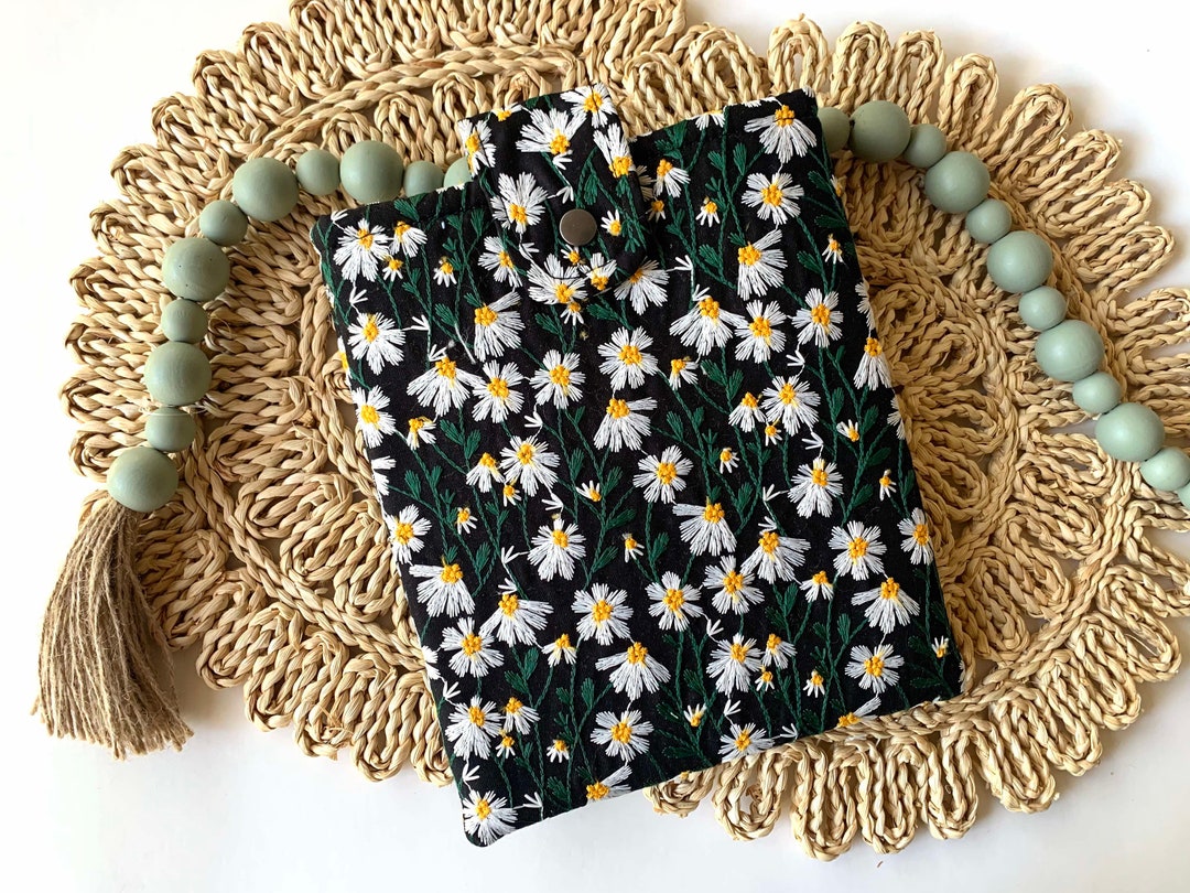 White Black Daisy Embroidered Book Sleeve, Kindle Sleeve, Ereader ...