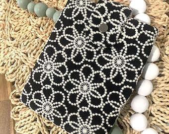 Black and White Embroidered Flower Kindle sleeve, kindle oasis sleeve, ipad mini sleeve, padded kindle sleeve, kobo sleeve, nook sleeve