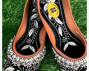 Black Embroidered Punjabi Jutti: Handmade Indian Slip-On Shoes