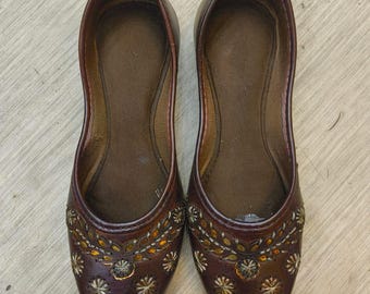 Boho Maroon Embroidery Jutti – Indian Handcrafted Women’s Shoes