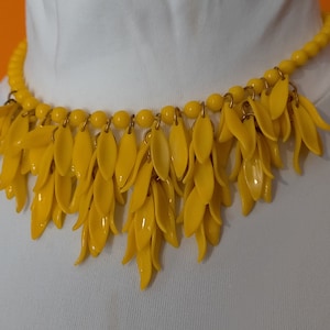 vintage necklace, 50s, 60s, pin up,  cocktail, glam, amazing, design yellow
