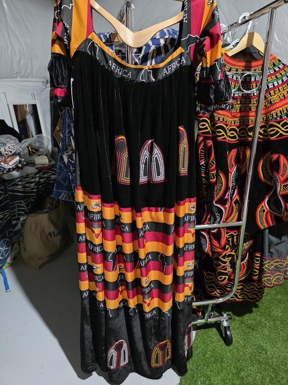 Toghu Kaba Contry Material Dress African traditional wear Bamenda Contry clothes Toghu Bameleke Kabba African Map No Blink velvet fabric