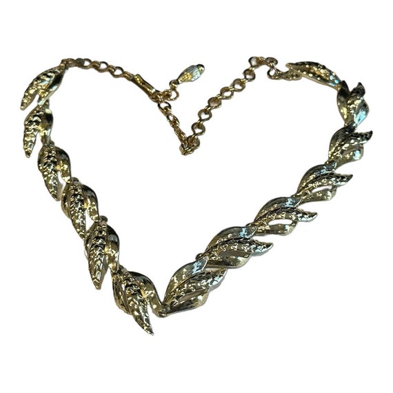 Charel Leaf Vintage Necklace