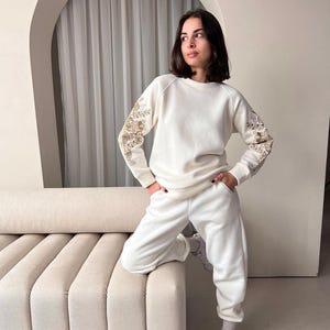 Ukrainian embroidery sweatshirt women | Made in ukraine | Ukrainian bilava | Ukrainischer pullover | Ukrainian clothes |Embroidery for women