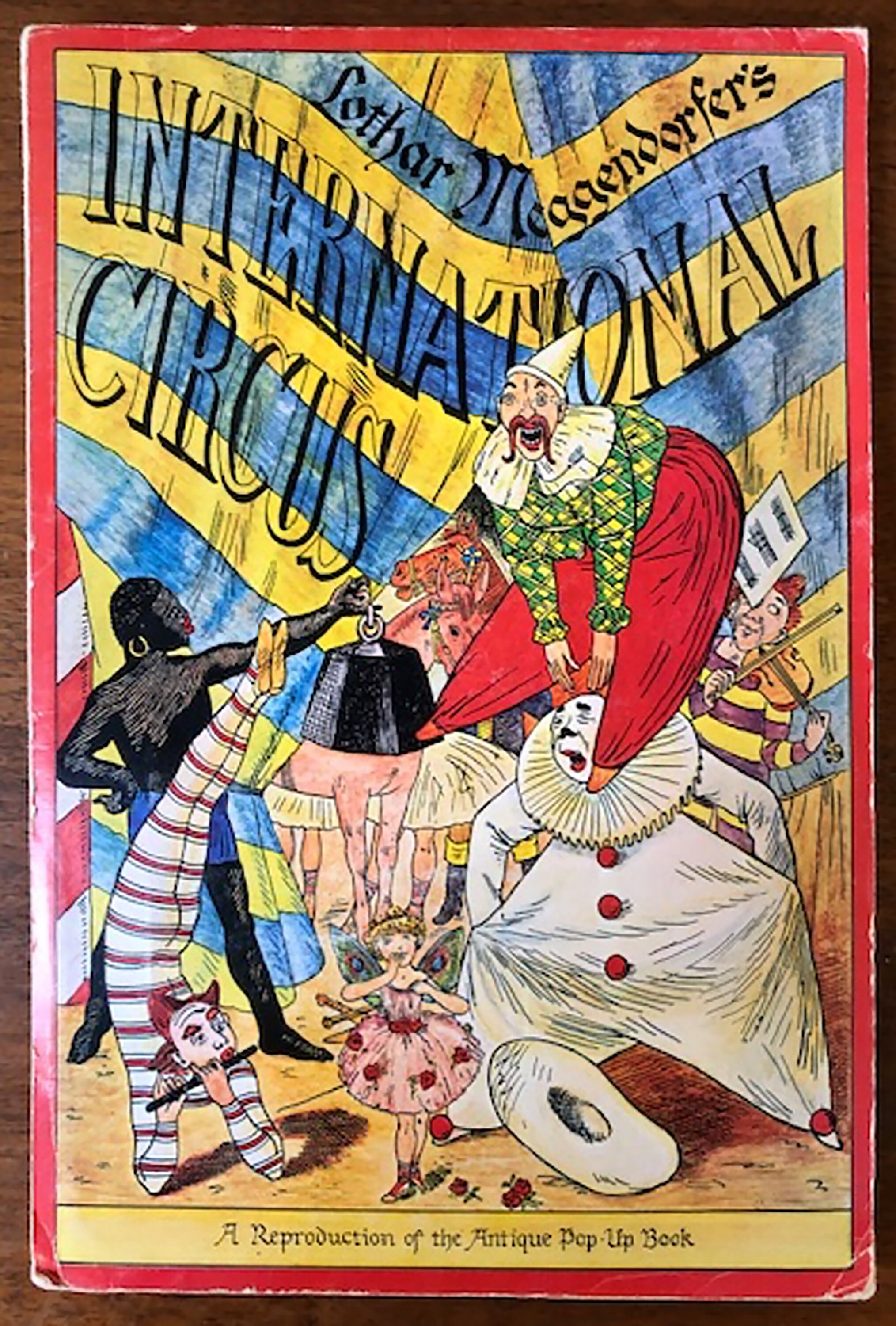 ☆大型仕掛け絵本☆The International Circus Pop-up Book