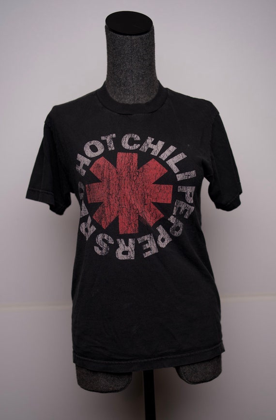 Vintage 2000 red hot chili peppers band shirt