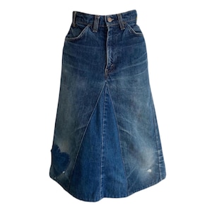 Gonna vintage anni '60 '70 Levi's con linguetta arancione e patchwork di cuori in denim