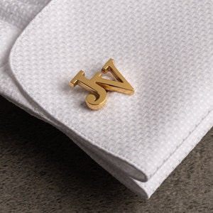 Gemelos de oro vermeil personalizados: gemelos de plata de ley hechos a mano con iniciales personalizadas.