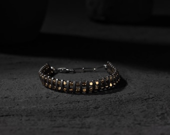 Bracciale con perline di ematite con dettagli in argento sterling ossidato - Raffinati gioielli da uomo - Elegante braccialetto con pietre di ematite