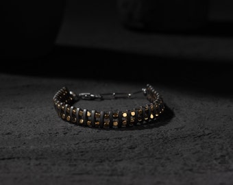 Bracciale con perline di ematite con dettagli in argento sterling ossidato - Raffinati gioielli da uomo - Elegante braccialetto con pietre di ematite